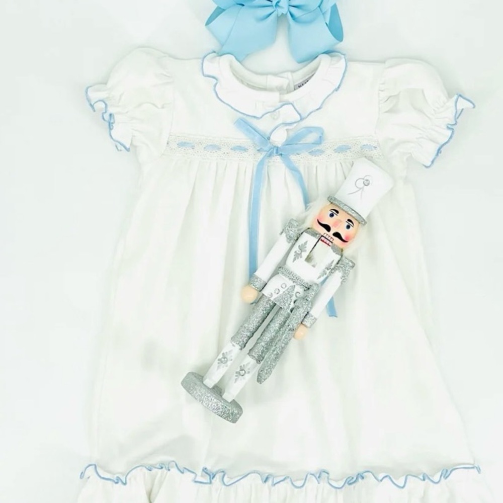 Pleats & Stitches Clara nightgown - new with tags . 4T